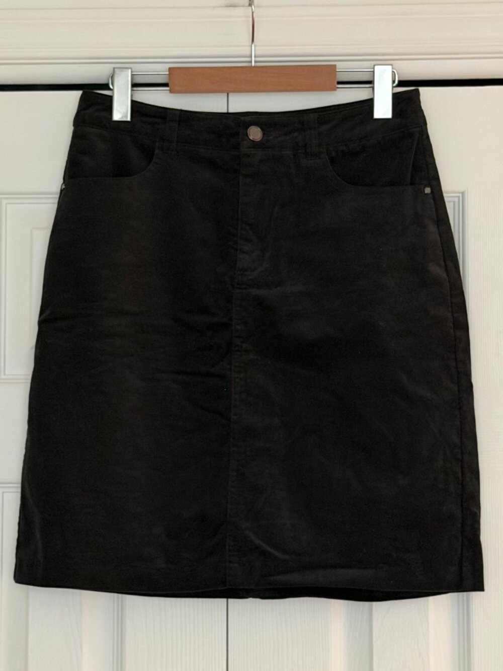 Contemporary Straight Skirt (Simons) in Charcoal Black Velvet